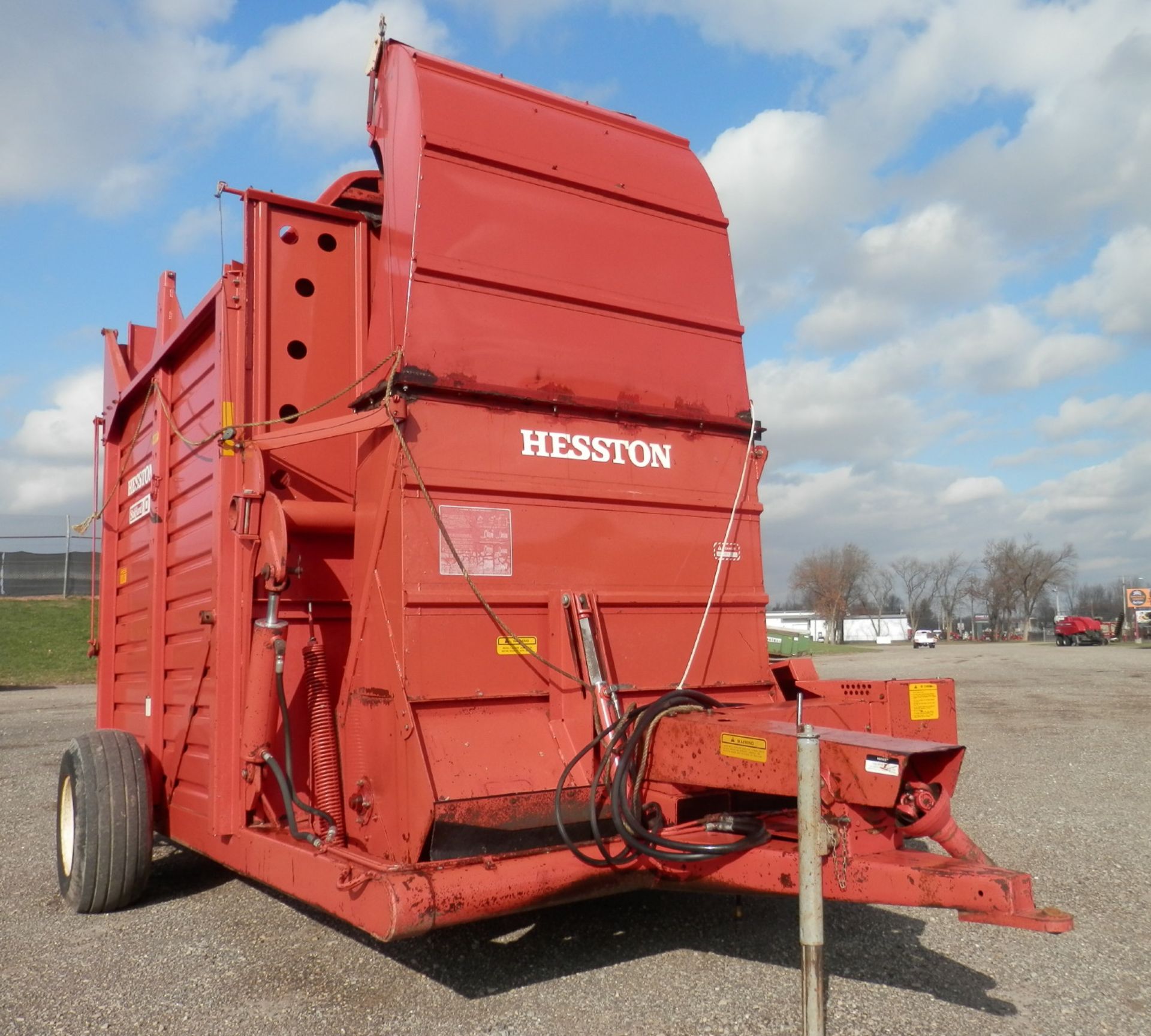 HESSTON STAK HAND 10 STACKER - Image 3 of 12