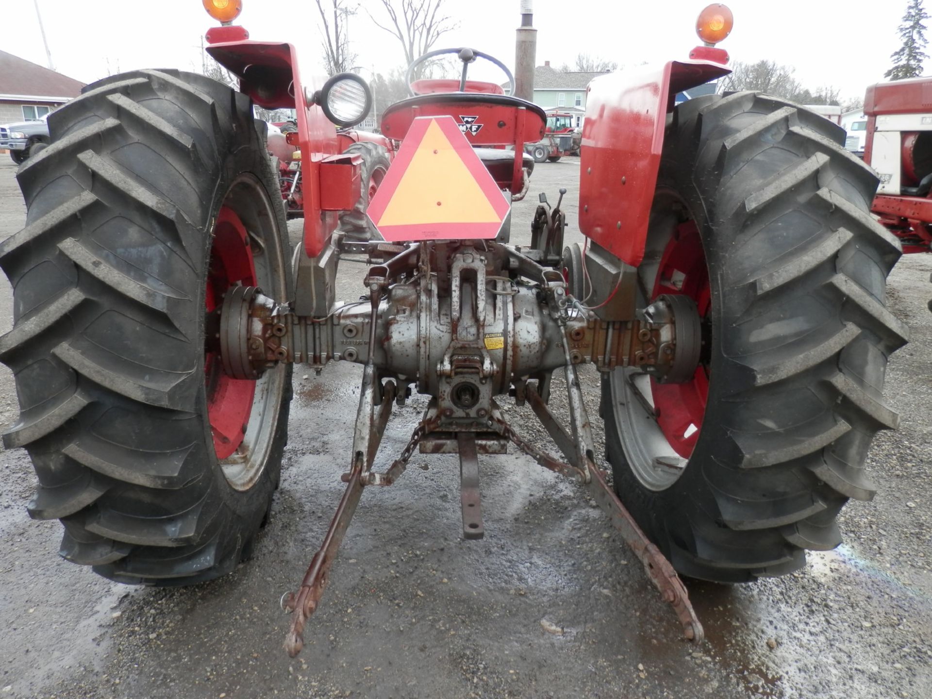 MASSEY FERGUSON 165 GAS UTILITY TRACTOR - Image 7 of 16