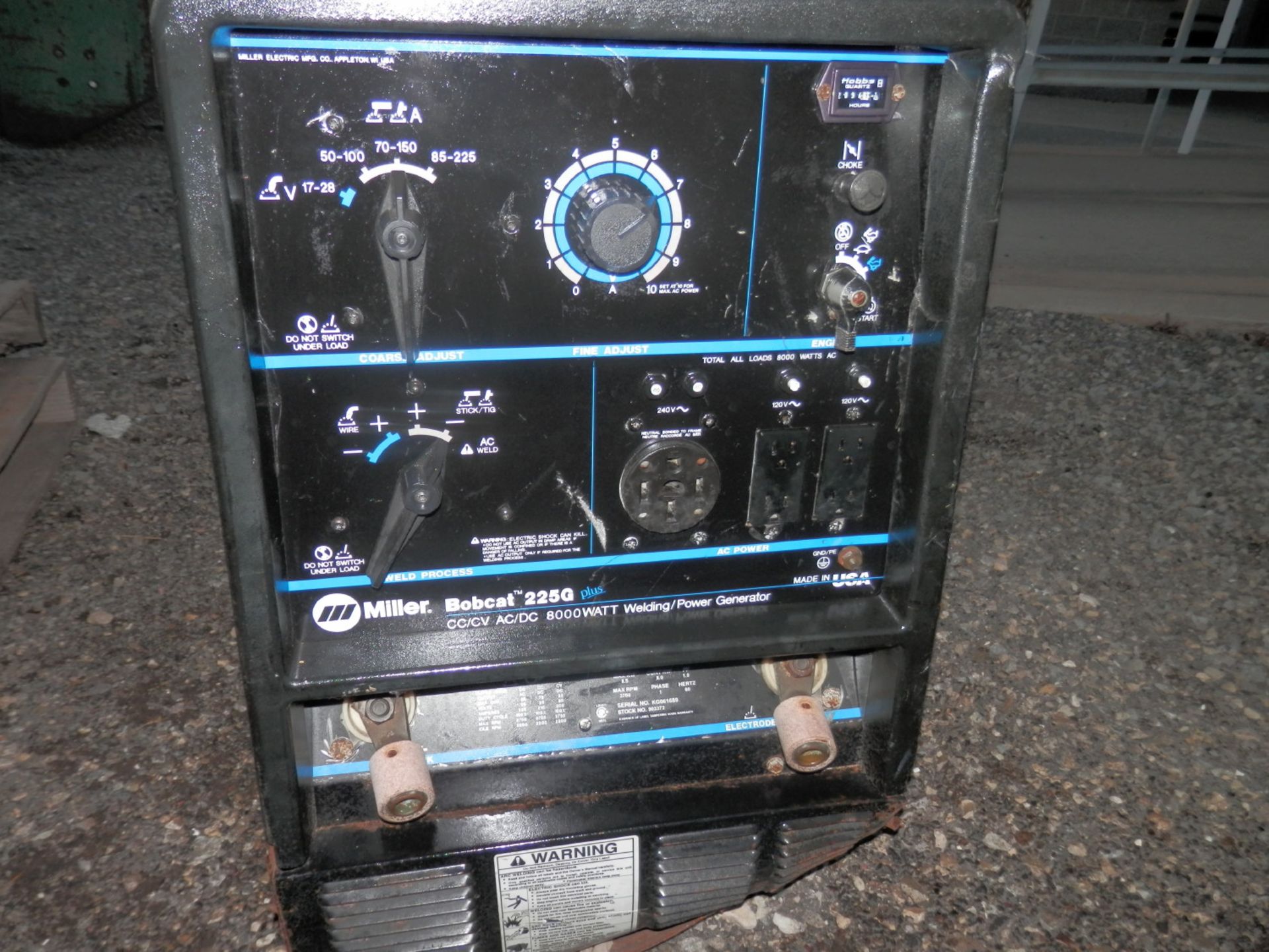 MILLER BOBCAT 225G CC/DV-AC-DC PORTABLE GENERATOR/WELDER - Image 3 of 5