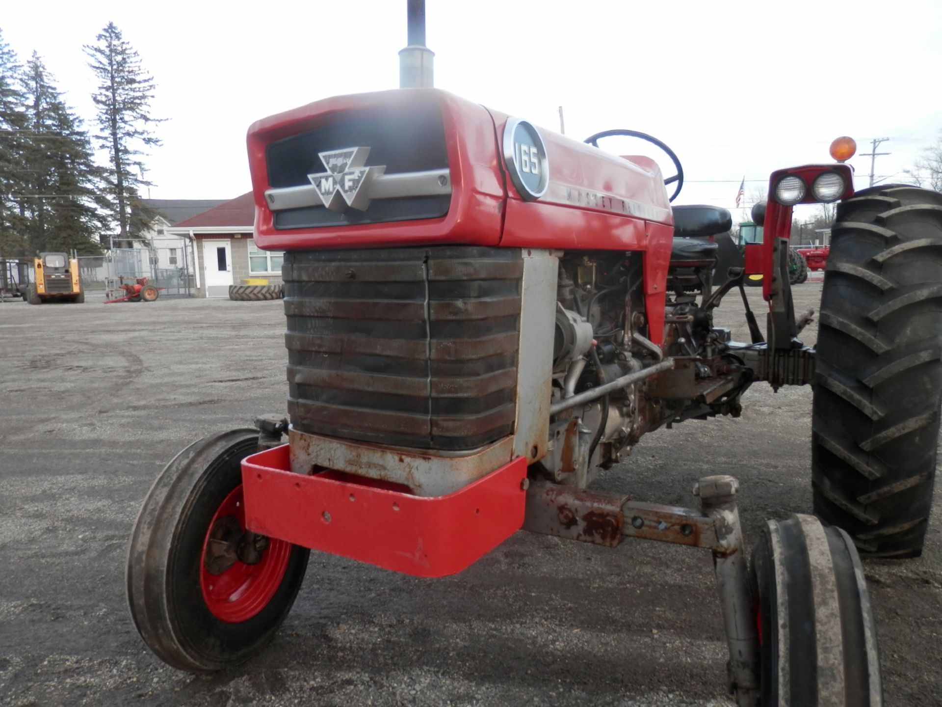 MASSEY FERGUSON 165 GAS UTILITY TRACTOR - Image 4 of 16