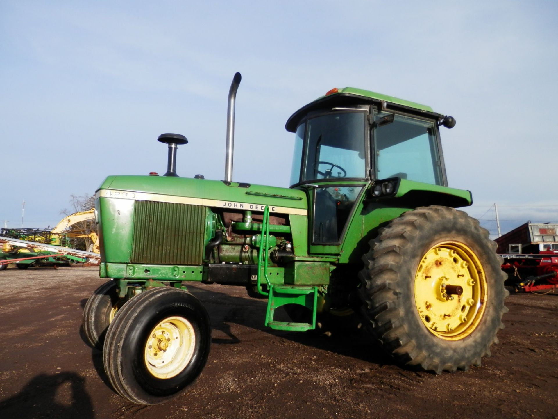 JOHN DEERE 4230 SGB TRACTOR - Image 3 of 17