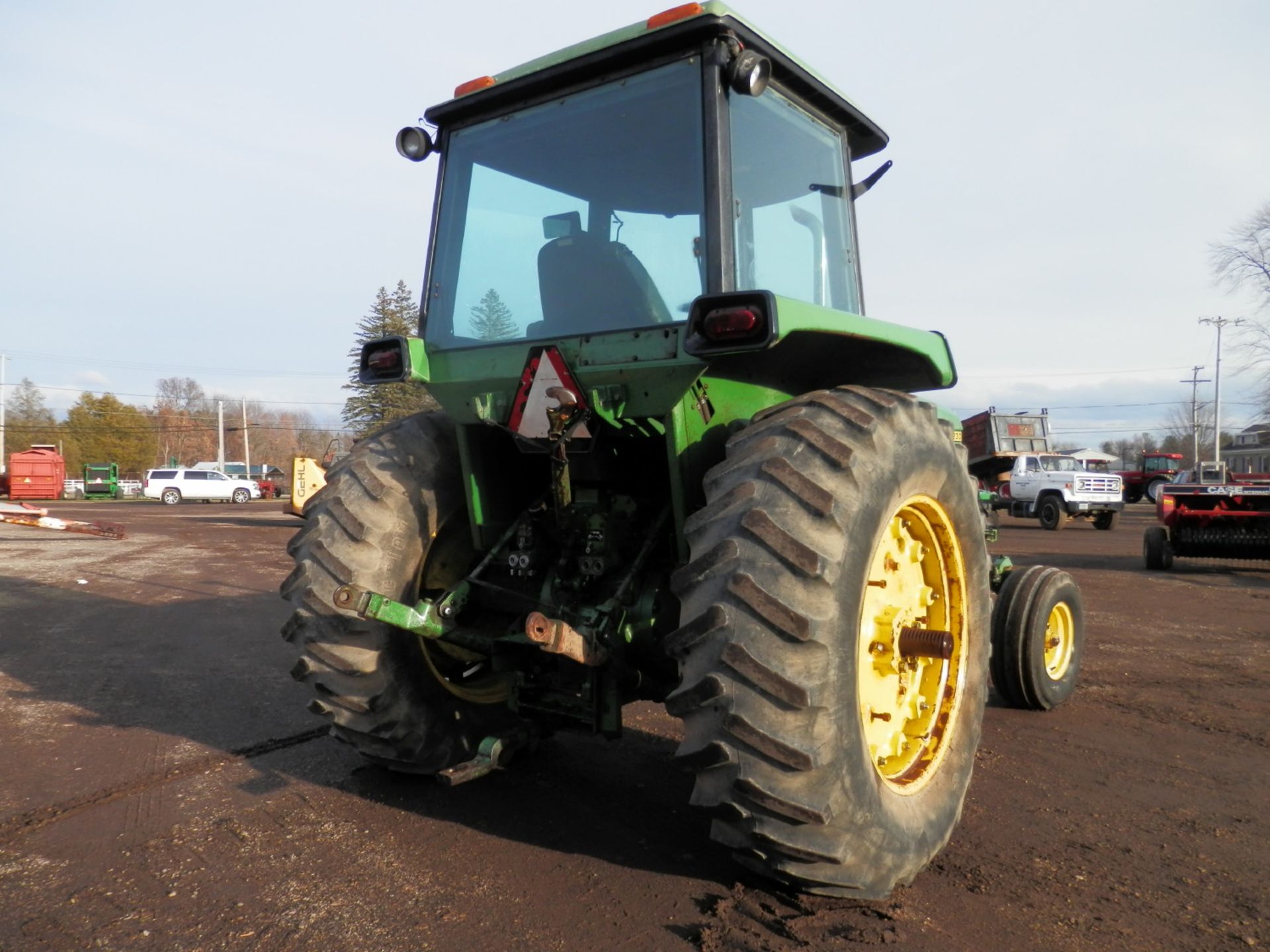 JOHN DEERE 4230 SGB TRACTOR - Image 8 of 17