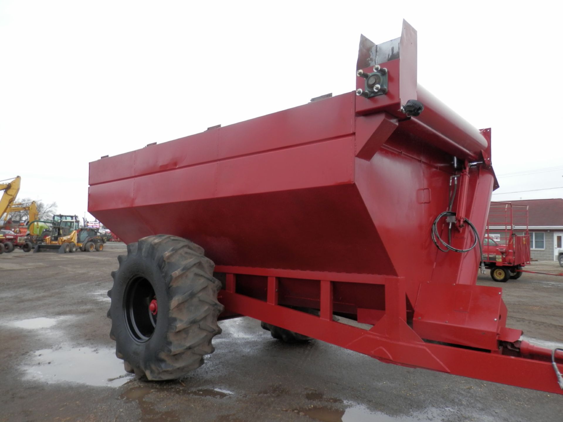 KINZE MDL 400 GRAIN CART-REPAINTED - Image 4 of 5