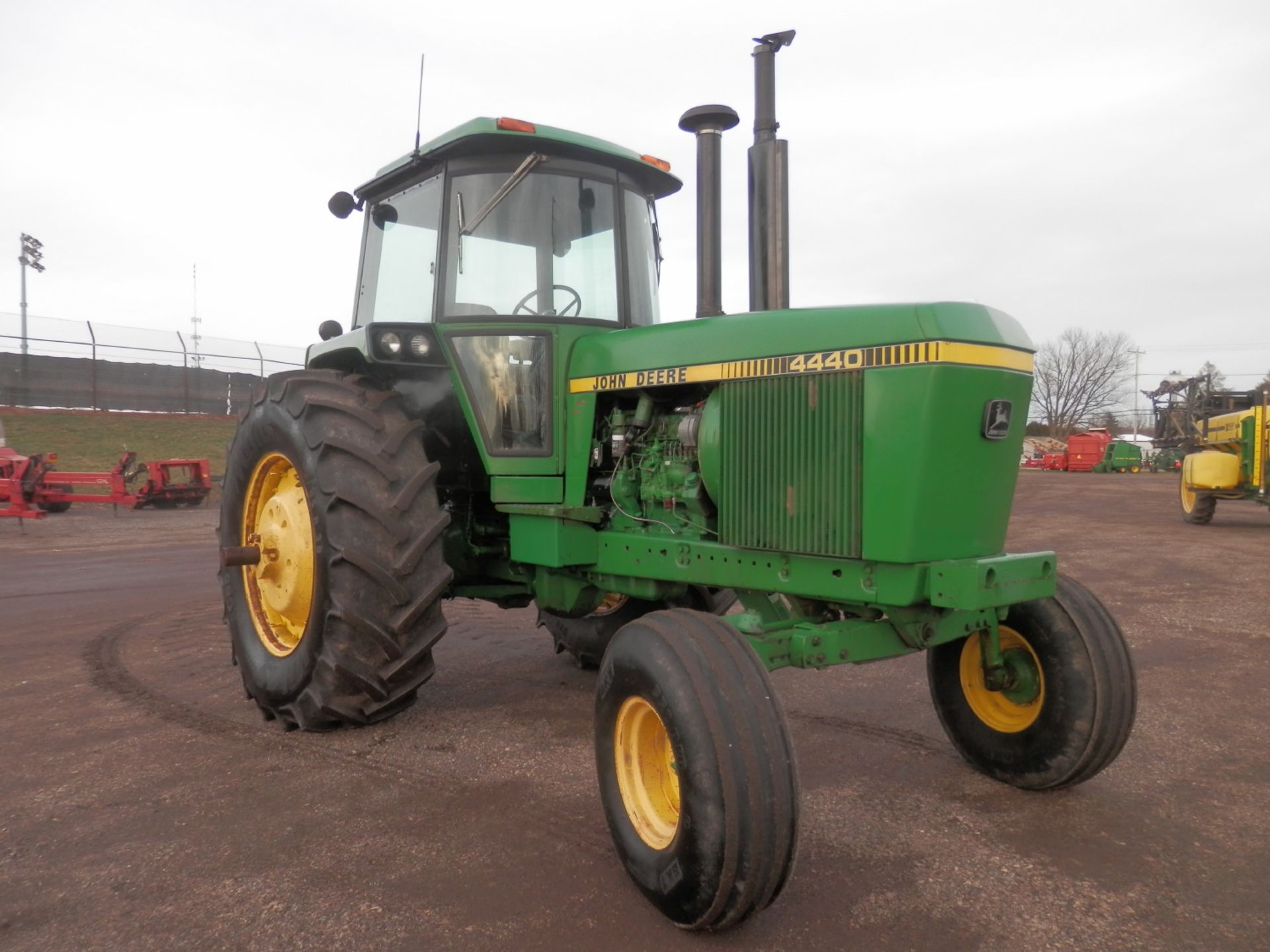 JOHN DEERE 4440 TRACTOR - Image 5 of 18