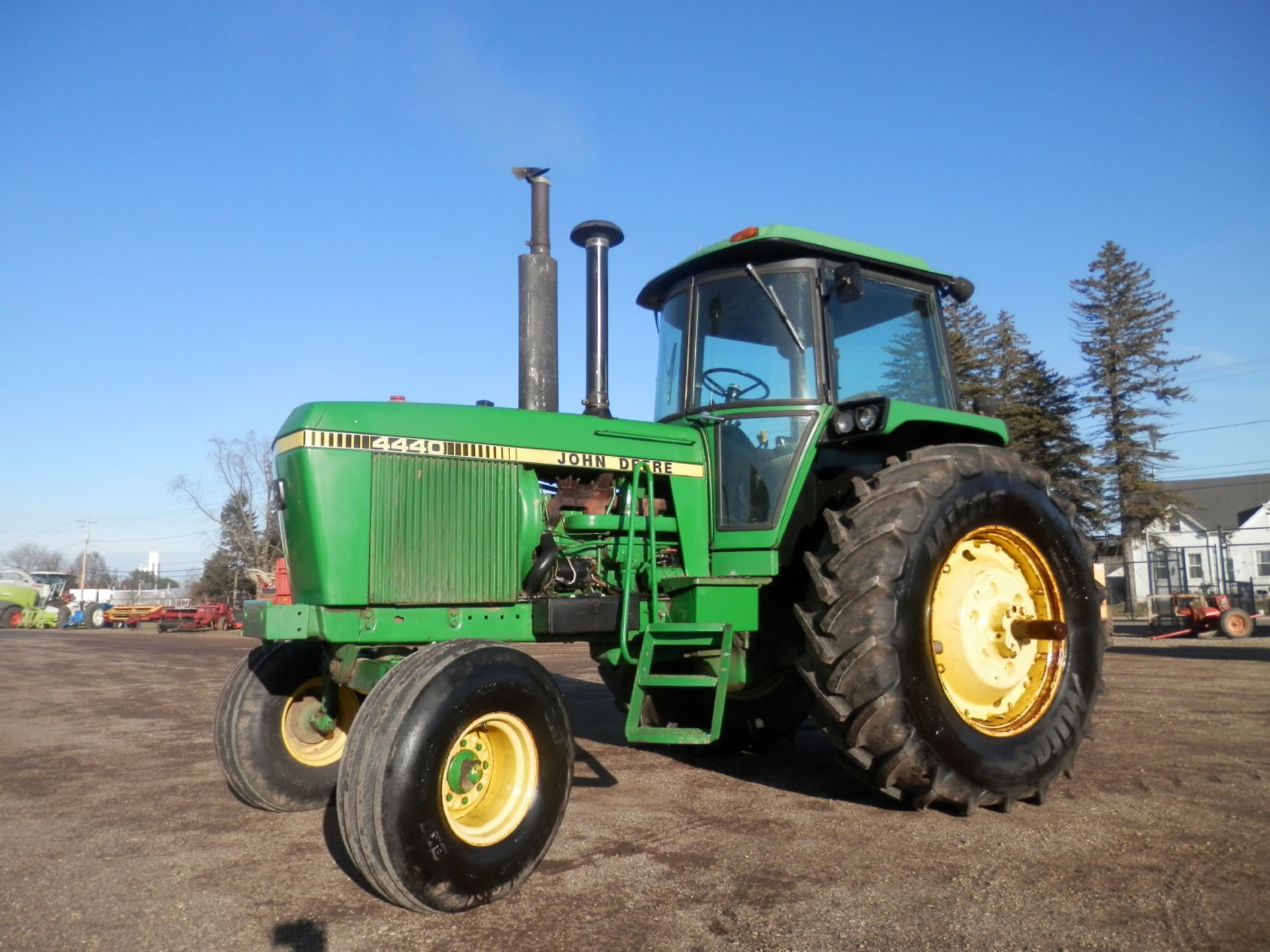 JOHN DEERE 4440 TRACTOR