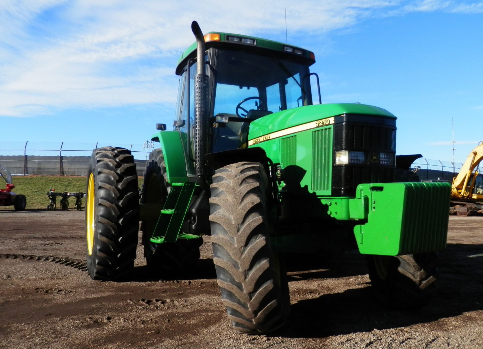 JOHN DEERE 7210 MFWD TRACTOR - Image 3 of 22