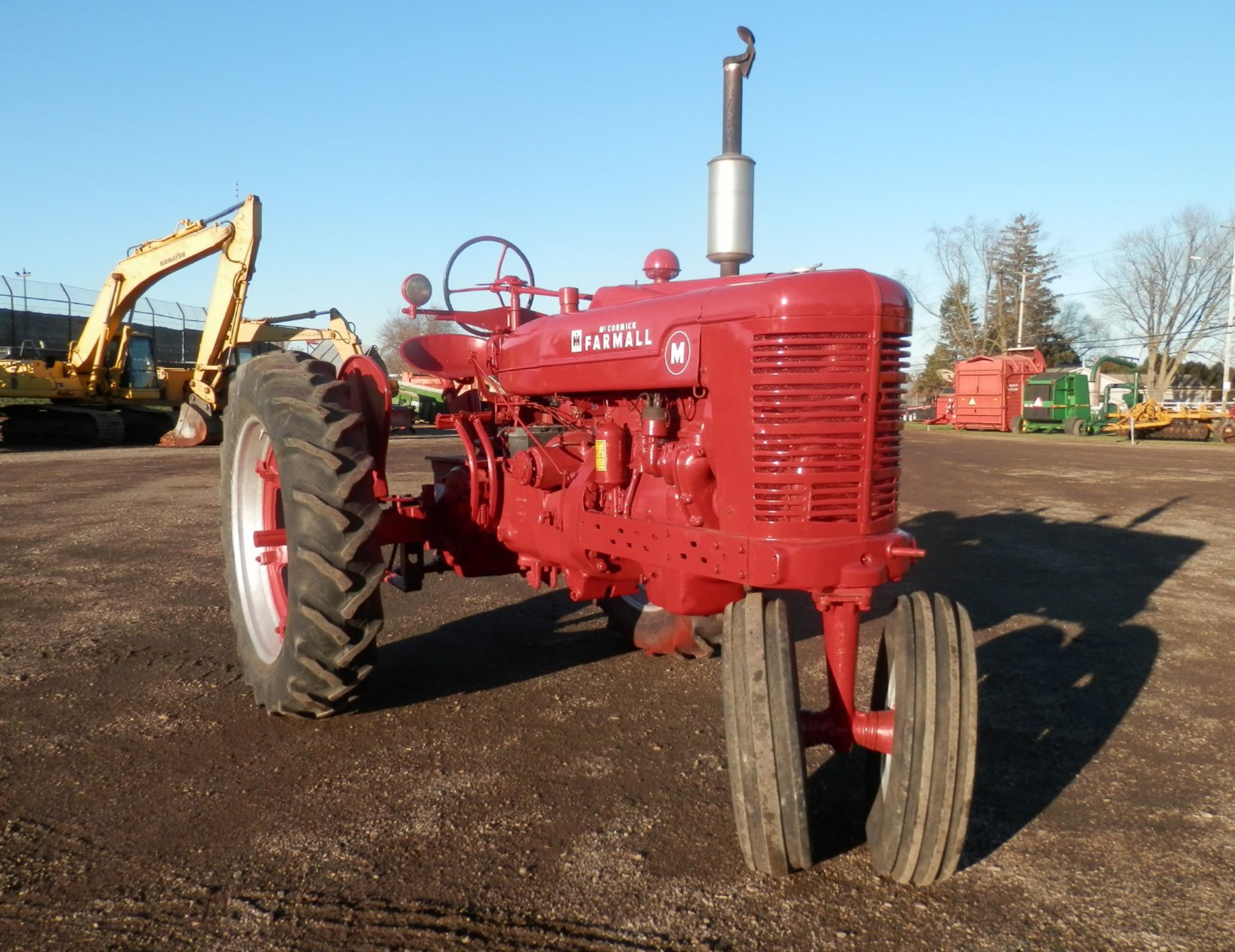 FARMALL M TRACTOR - Image 3 of 9