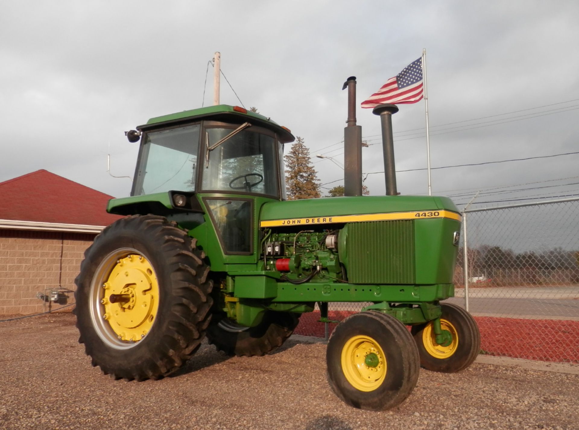 JOHN DEERE 4430 SGB 2WD TRACTOR - Image 4 of 18