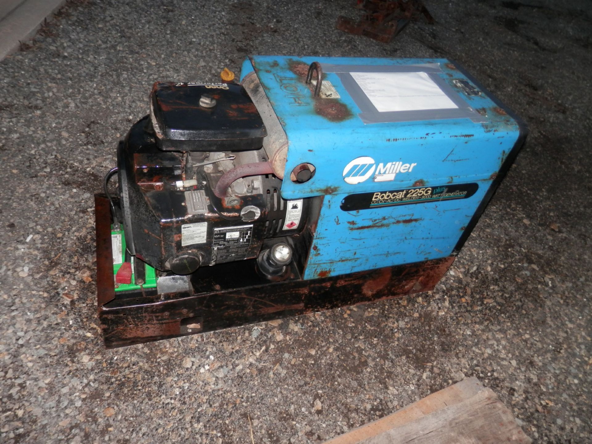 MILLER BOBCAT 225G CC/DV-AC-DC PORTABLE GENERATOR/WELDER