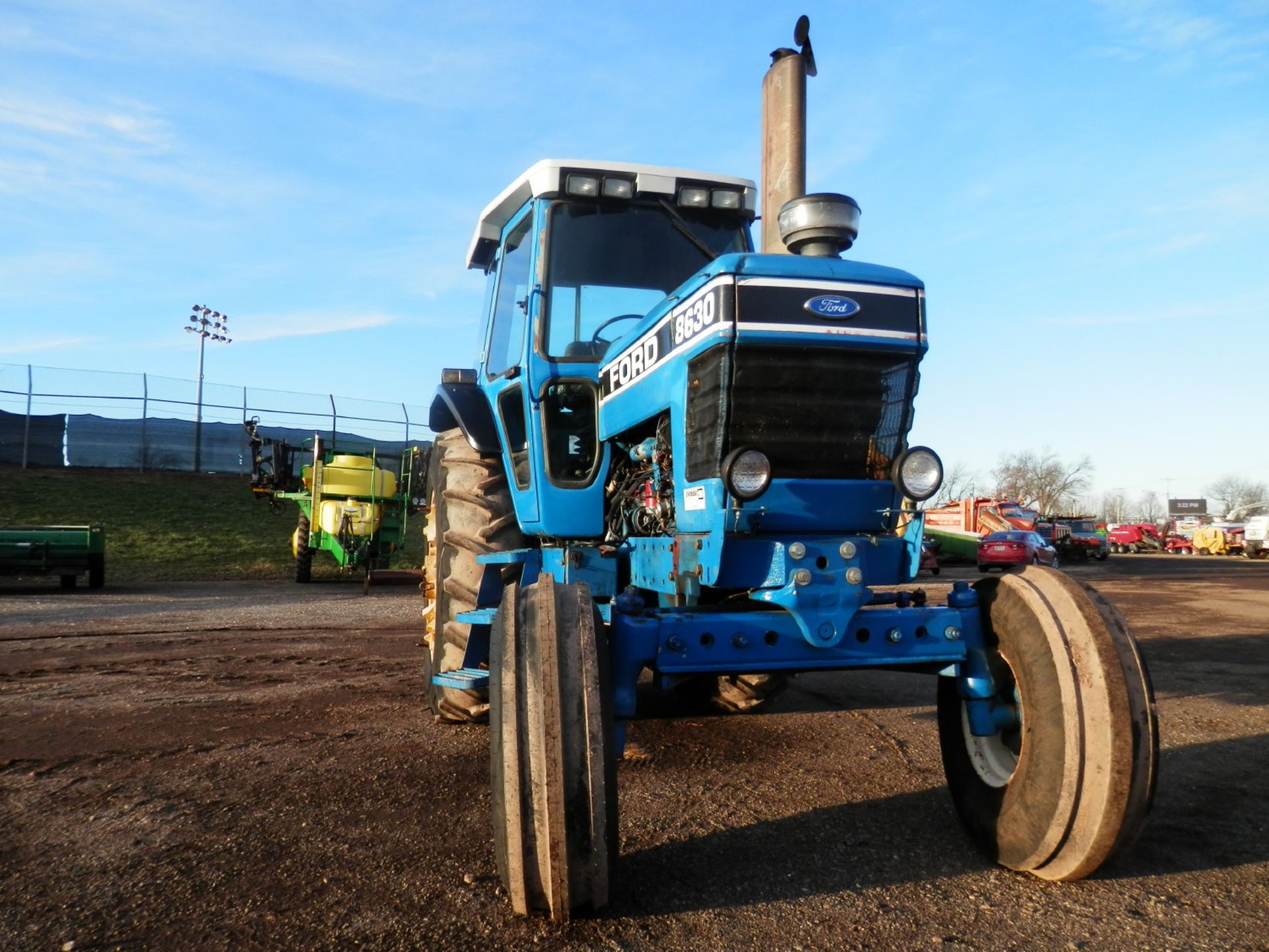 FORD 8630 2WD CAB TRACTOR - Image 4 of 18