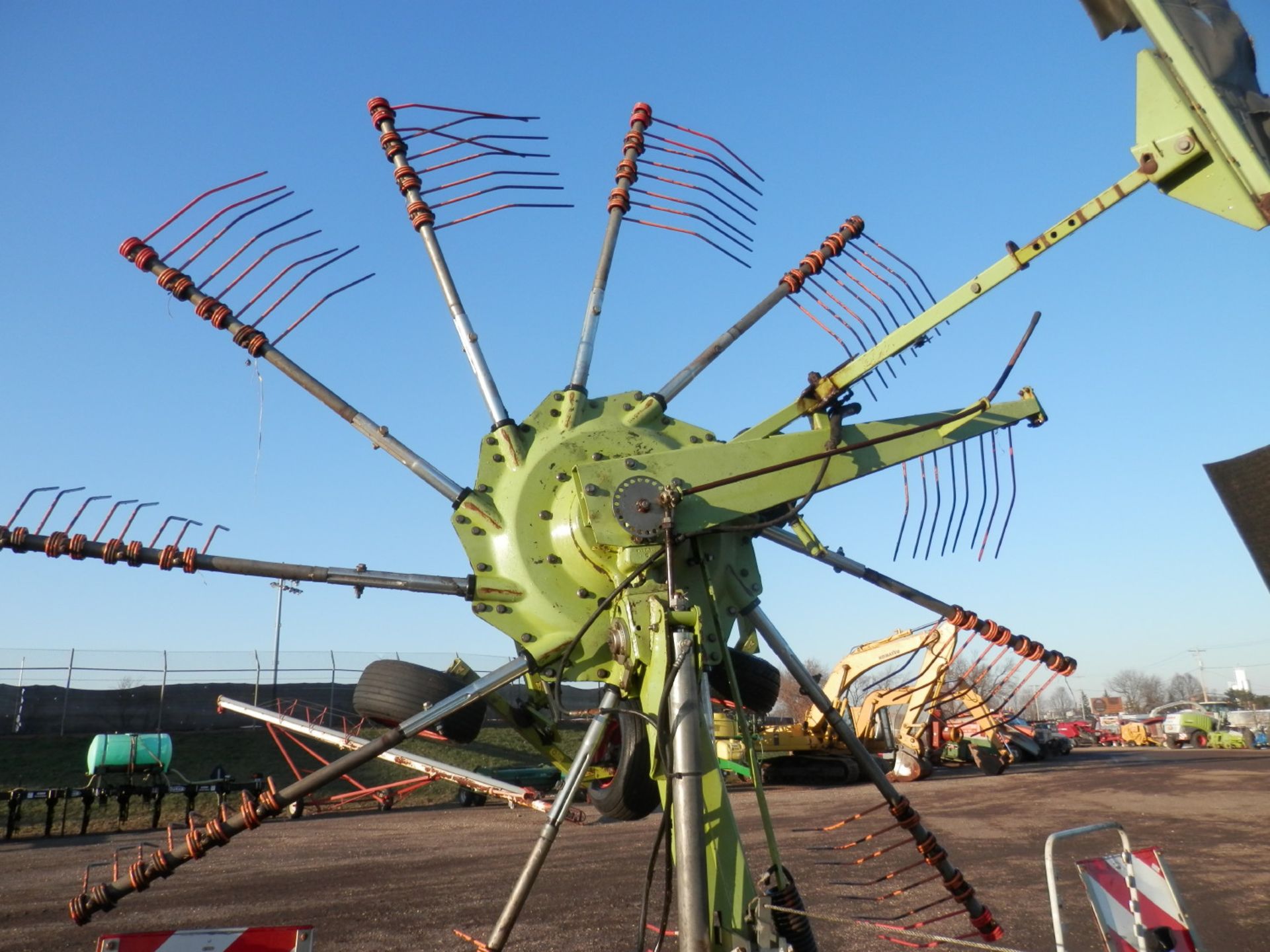 CLAAS LINER 1550 TWIN ROTARY RAKE - Image 6 of 9