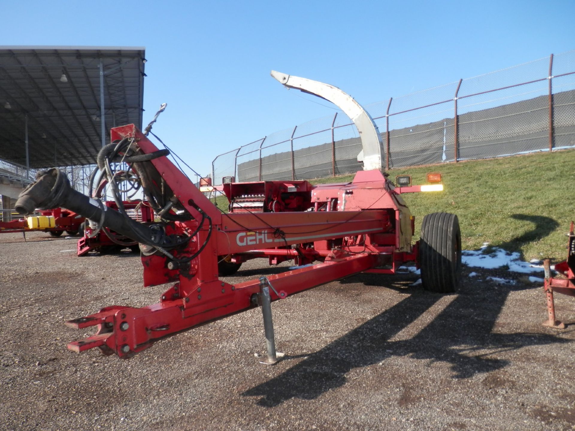 GEHL 1085 FORAGE CHOPPER (ELEC ISSUES) - Image 4 of 7