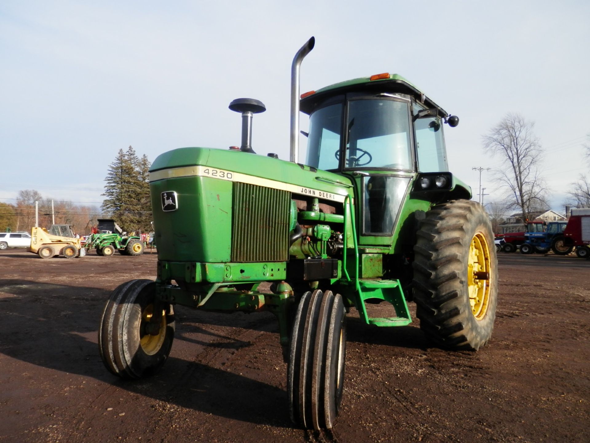 JOHN DEERE 4230 SGB TRACTOR - Image 2 of 17