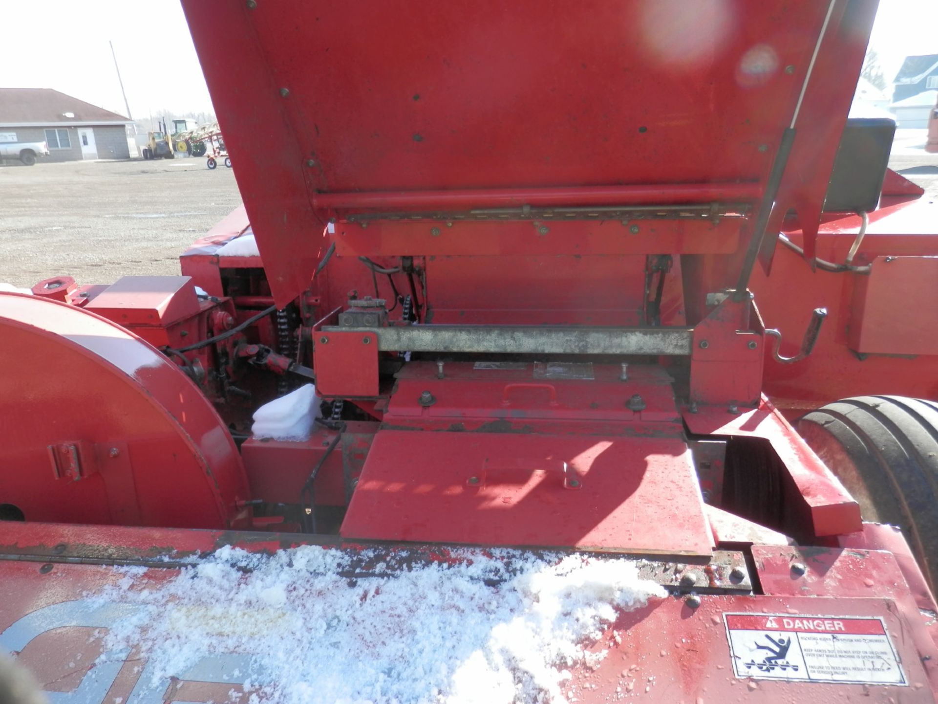 GEHL 1075 FORAGE HARVESTER w/GEHL 1210 HAY HEAD - Image 7 of 10