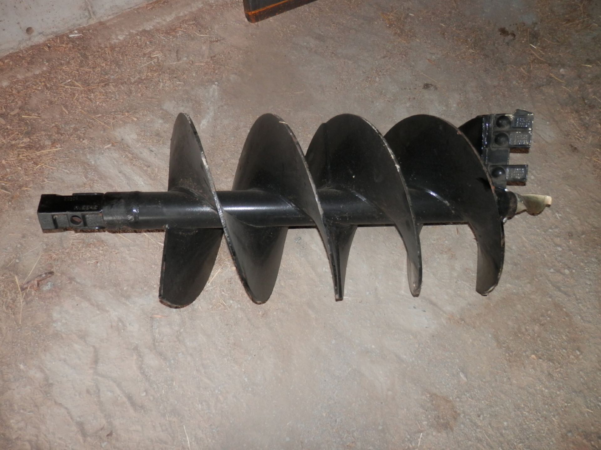 NEW 18" x 4' POST HOLE AUGER BIT w/EXTENSIONS