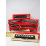 Two boxed Hornby Superdetail 00 gauge Pullman Coaches, four Hornby Southern Region Coaches and two