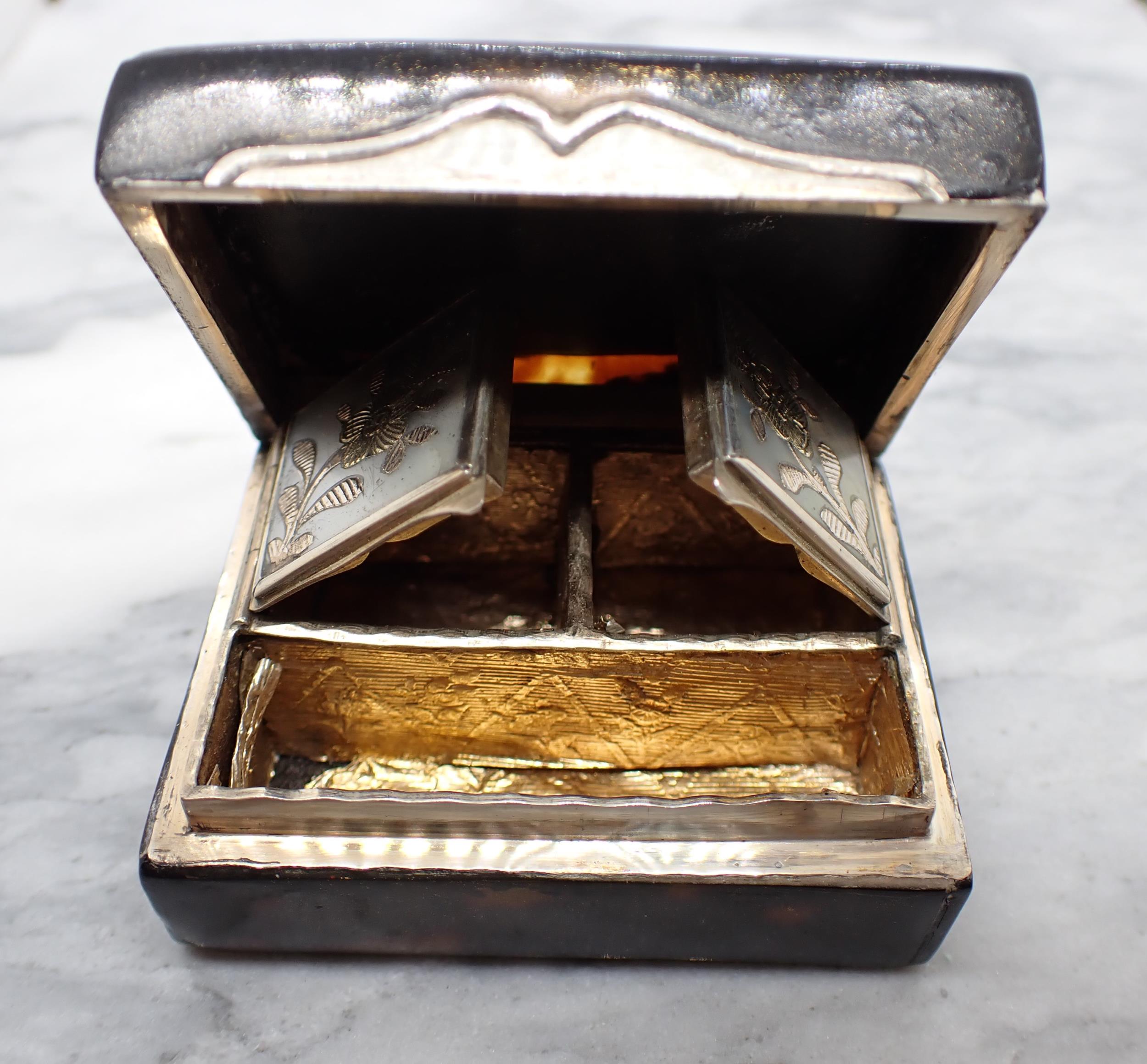 A Continental rectangular Snuff Box the hinged lid with mother of pearl inlaid castle and flowers wi - Image 3 of 6