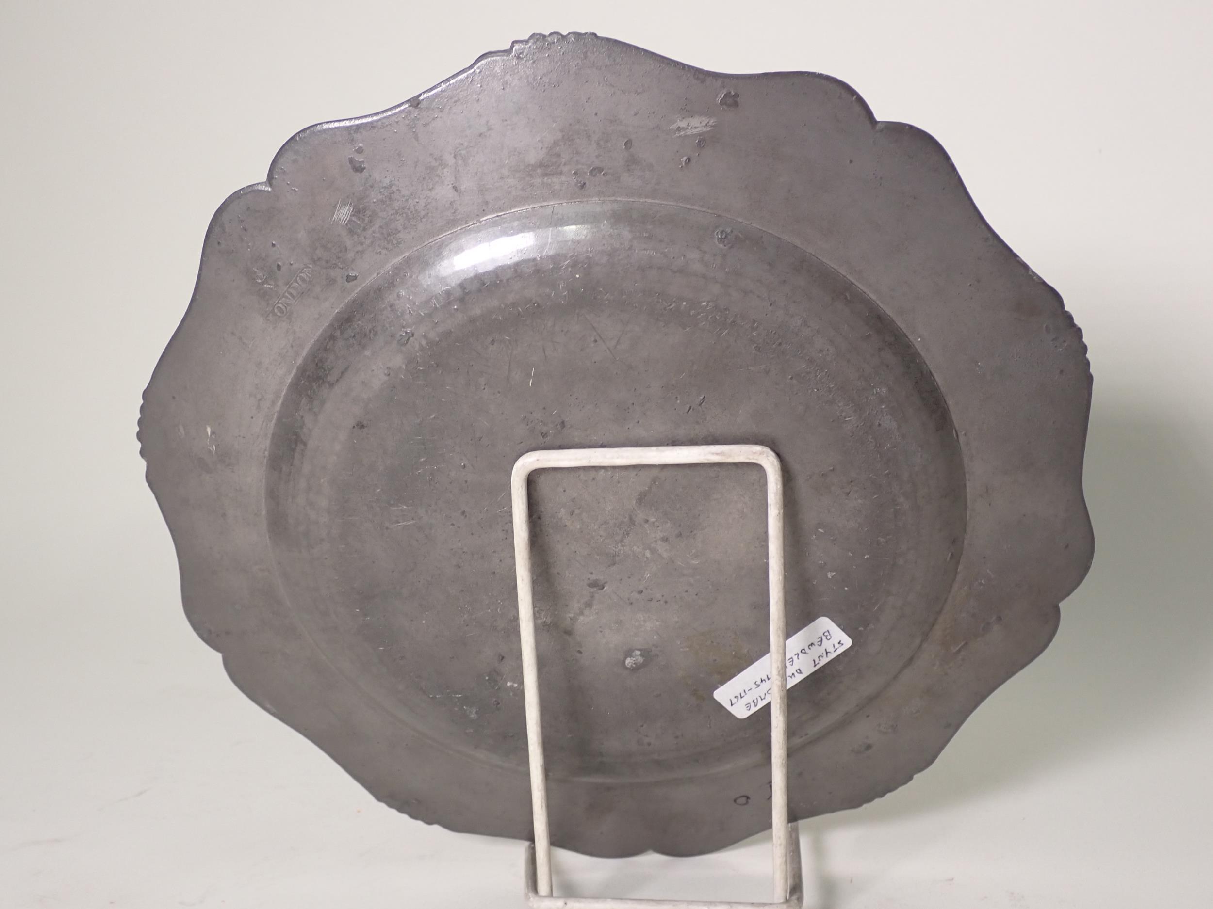 An 18th Century Pewter Dish, Stynt Duncombe, Bewdley, with silver shape rim, 9 1/2 in diam - Image 4 of 4