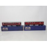 Hornby-Dublo Pair D22 Corridor Coaches 1/2nd and Brake/3rd, unused and boxed Coaches in mint