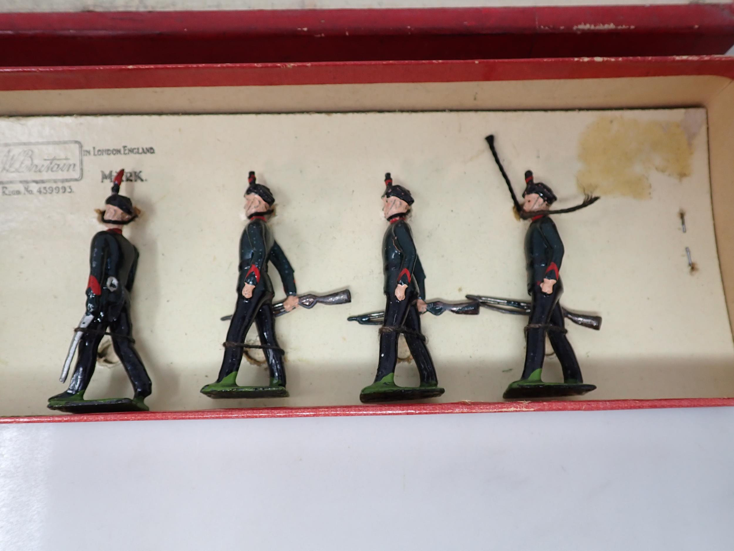 A boxed Set of Britains No.2072 Kings Rifle Corps, strung figures, figures and box Ex - Image 3 of 4