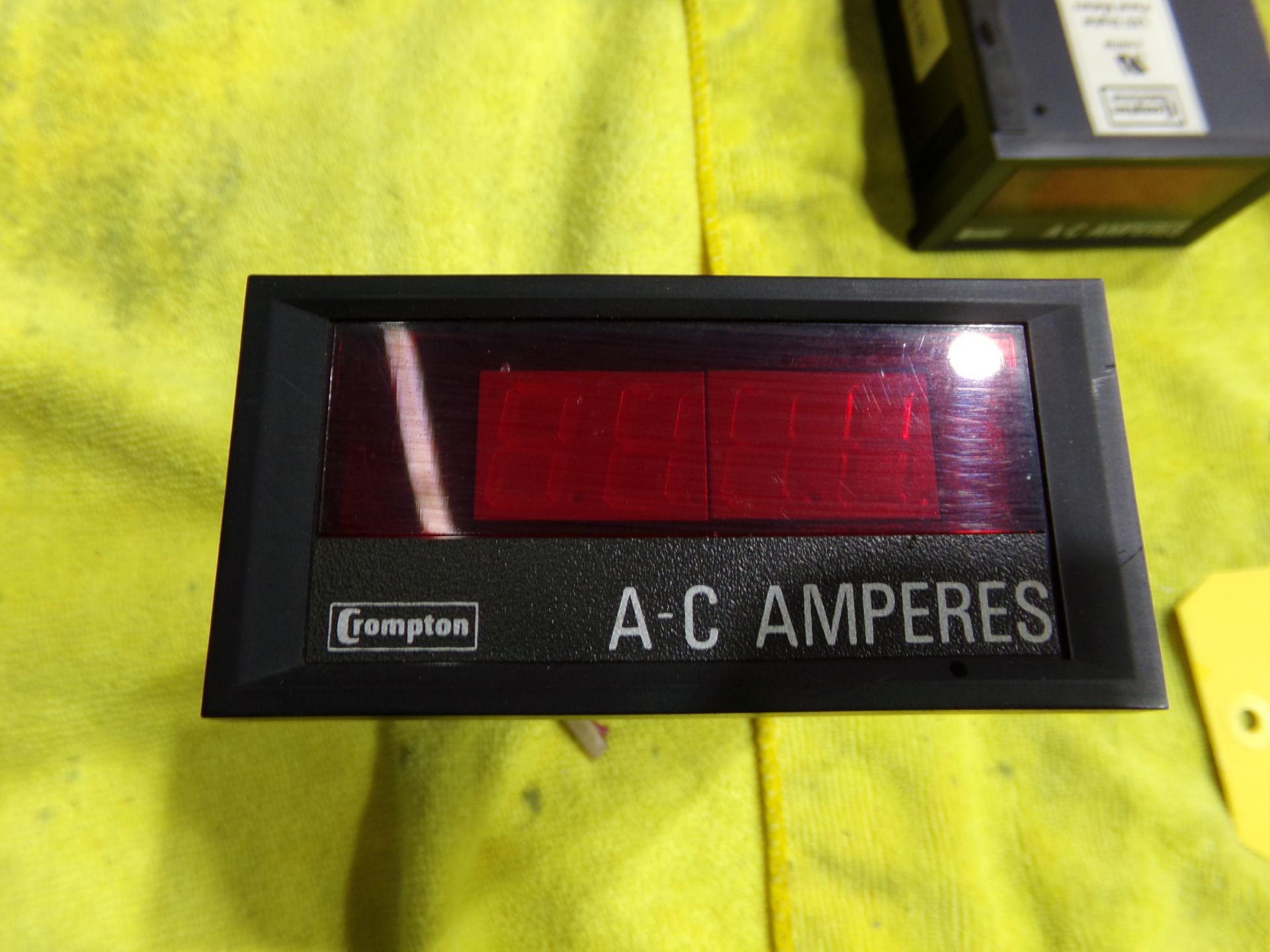 CROMPTON INSTRUMENTS E140758 LED DIGITAL PANEL METER 262DDBU 0-5A AC INPUT 0-150 DISPLAY 120V 60HZ - Image 5 of 8