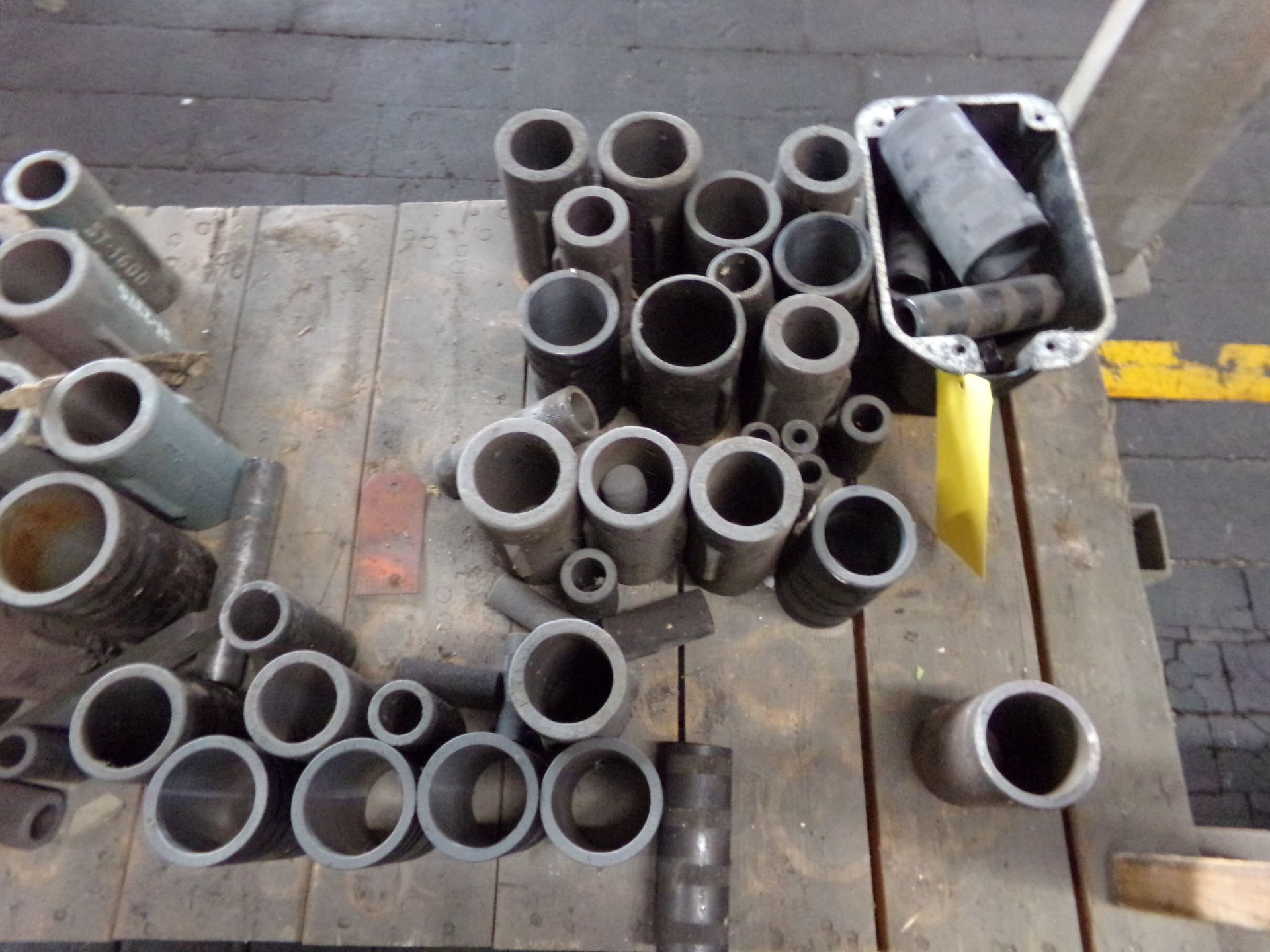 CART OF VARIOUS HONE TRUING SLEEVES - Image 6 of 6