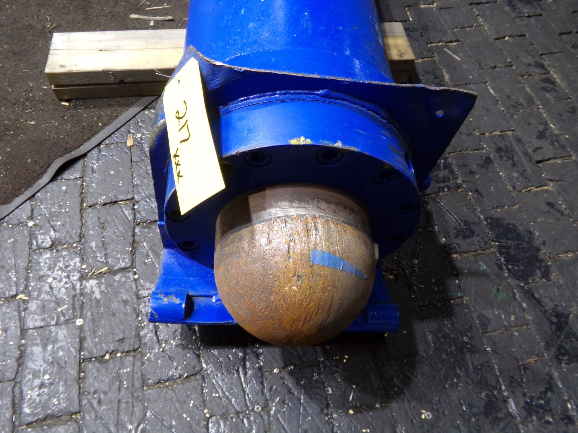 LARGE HYDRAULIC CYLINDER 8.5 FT LENGTH 13" HOUSING 9 INCH PISTON - Image 2 of 11