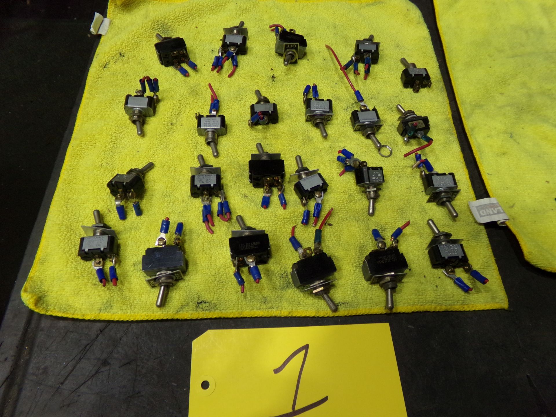 2 POLE TOGGLE SWITCHES VARIOUS 23 PC LOT - Image 3 of 6