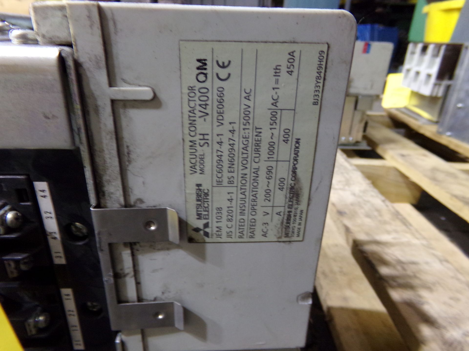 MITSUBISHI VACUUM CONTACTOR 2pc lot , one missing plastic cover MODEL SHV-400QM RATED INSULATION - Image 6 of 6
