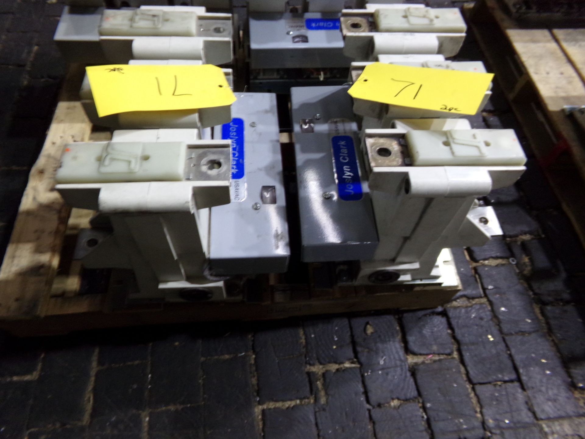 joslyn clark usavac vacuum contactor mvc77u036a50-76 2 pc bundle 7.2kv 400 amp 3 ph - Image 4 of 5