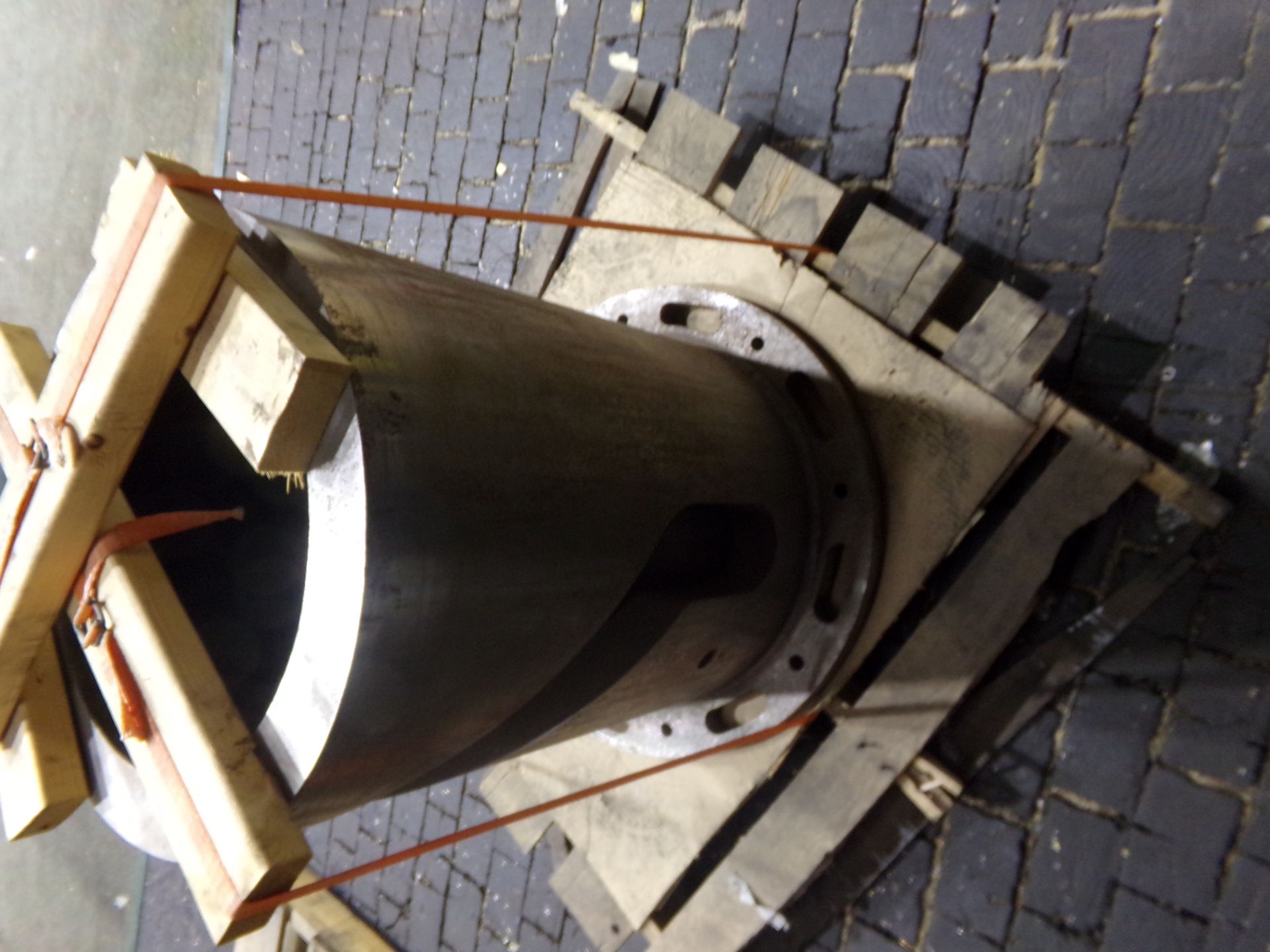 LIFTER GUIDE INDUCTION FURNACE POT REFRENCE DIMS TO PHOTO - Image 2 of 7