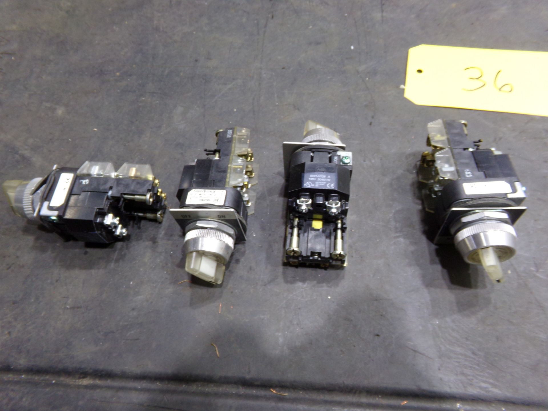 ALLEN BRADLEY SWITCH 800T-16CH2KB6 4 PC LOT - Image 4 of 7