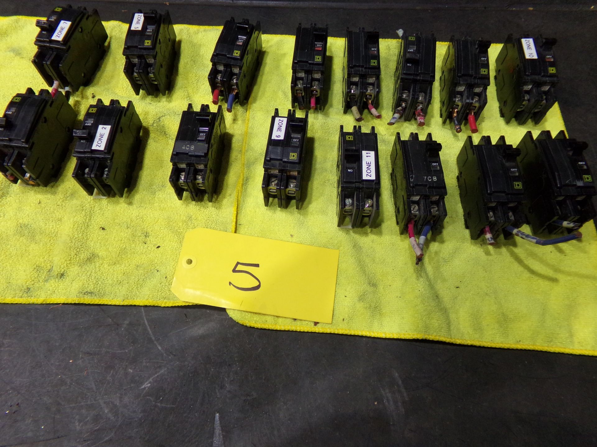 SQUARE D BREAKER SERIES 3 TYPE QOU 2 POLE UNIT 120/240V AC #2-#14 WIRE 16PC