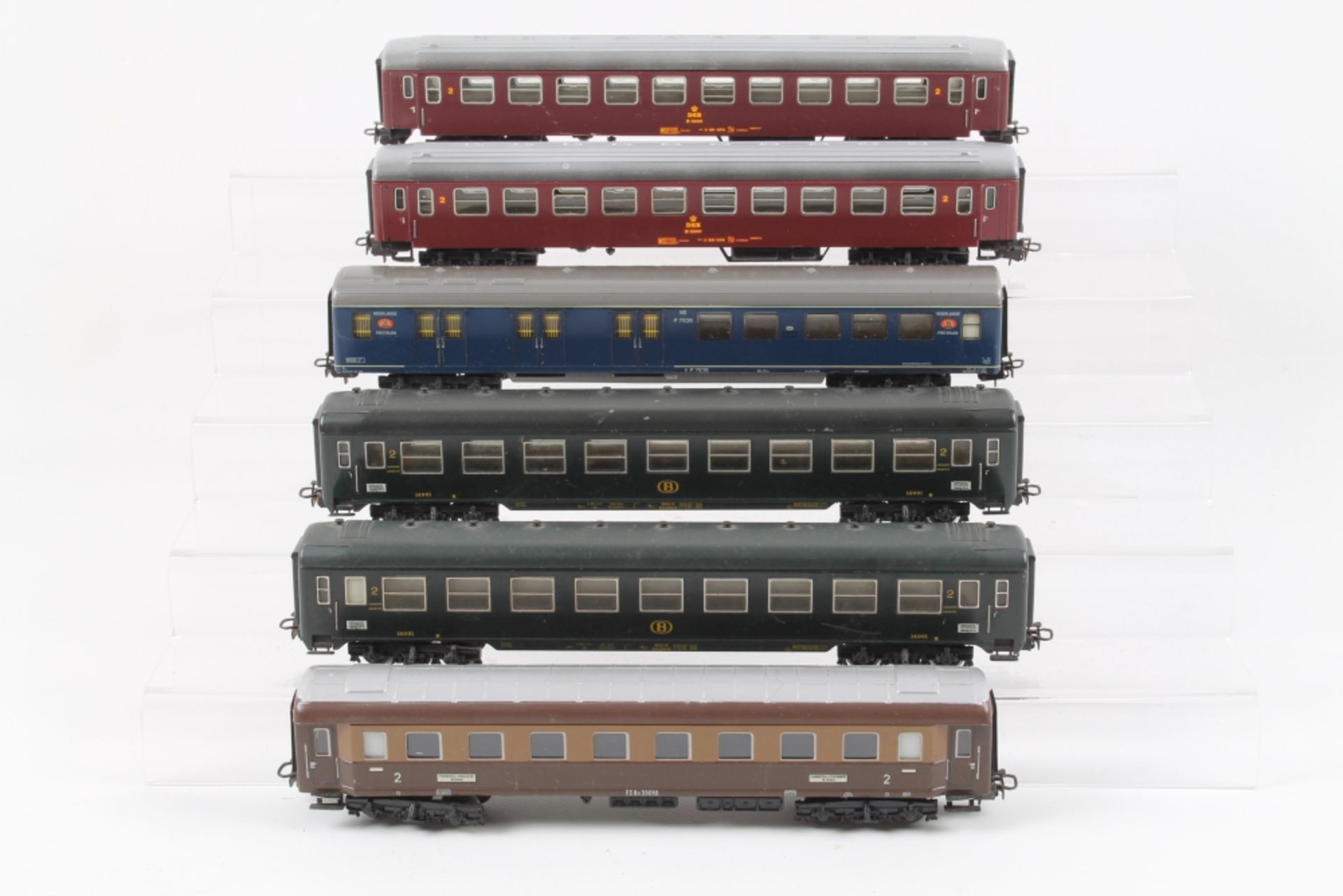 Märklin sechs internationale Personenwagen