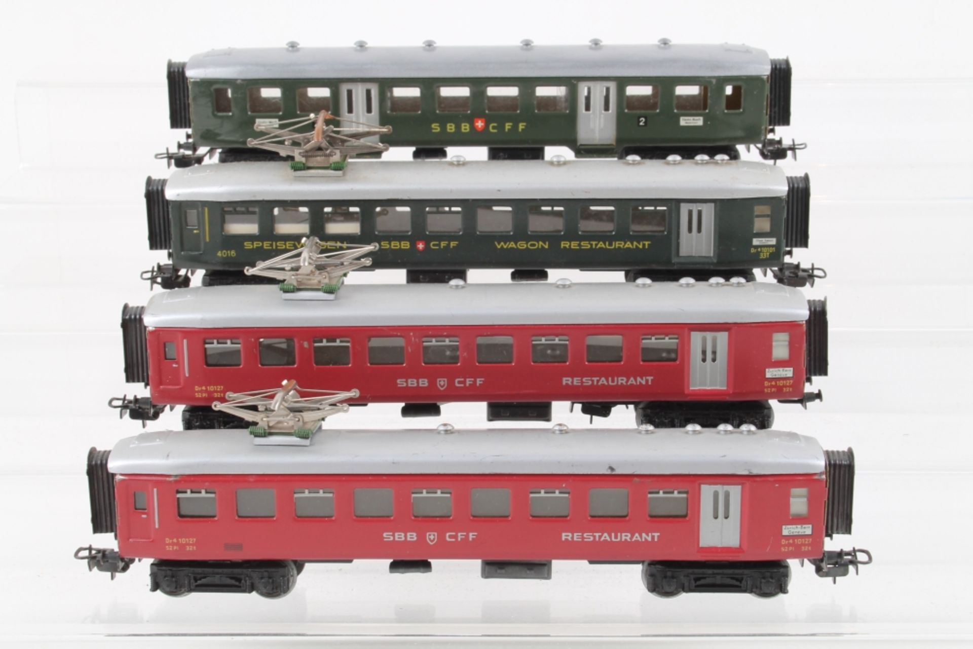 Märklin vier schweizer Personenwagen