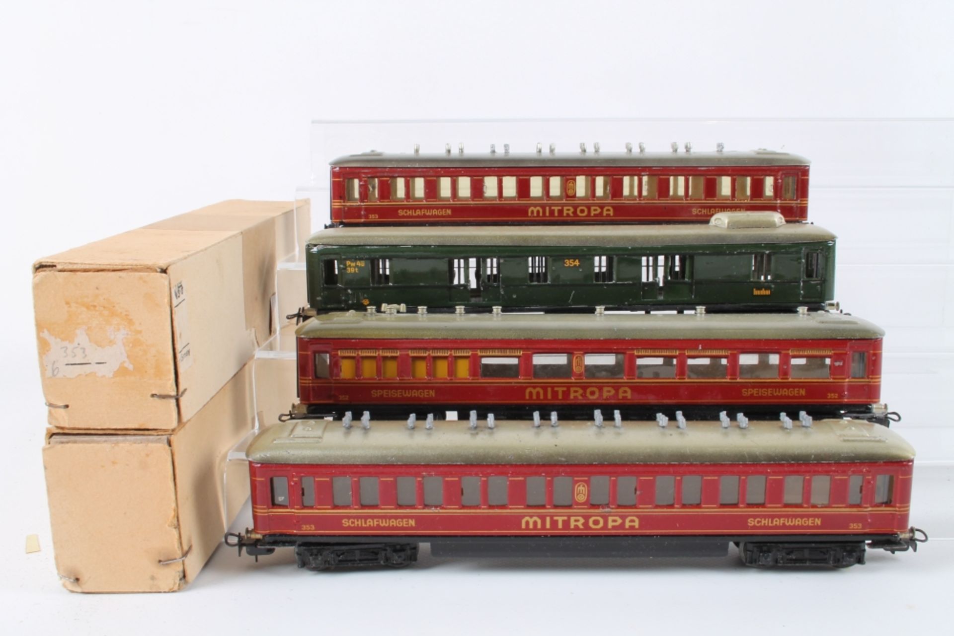 Märklin vier 350er Wagen