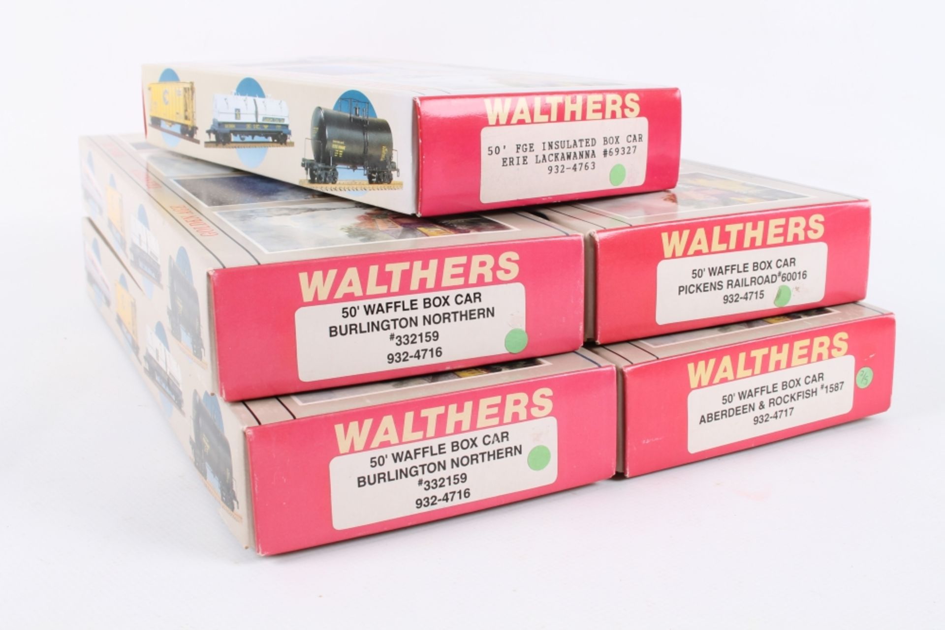 Walthers, fünf  Waggon- Bausätze