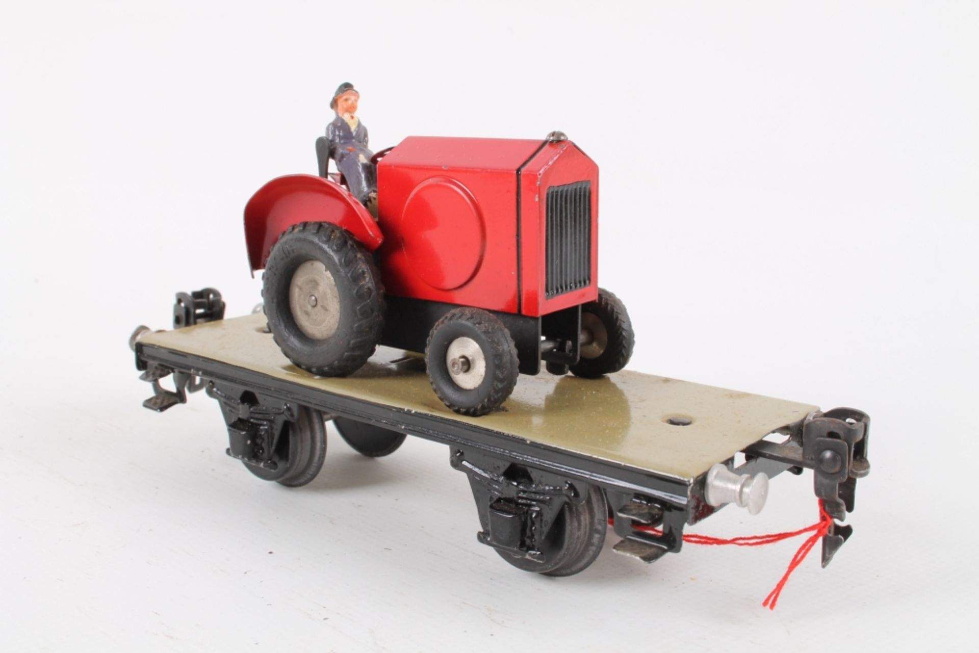 Märklin Plattformwagen mit Traktor