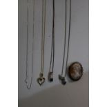 A selection of 925 silver jewellery