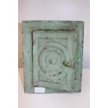 A heavy cast iron Victorian vent with cover 27cm
