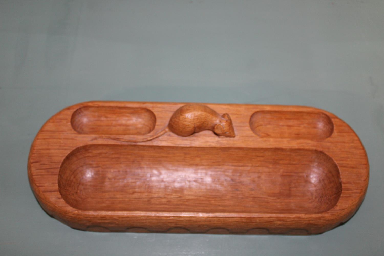 An unusual & rare Robert 'Mouseman' Thompson of Kilburn pen tray/desk tidy with carved mouse to top. - Image 4 of 4