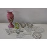 A collection of assorted glassware pink vase is 25cm tall