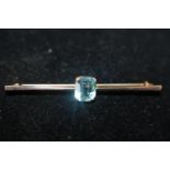 A 9ct gold & aquamarine bar brooch 3.3 grams