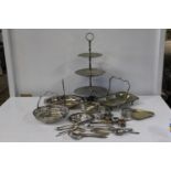 A good selection of assorted plated ware