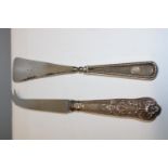 A silver handled shoe horn & silver handled cheese knife