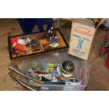 A good selection of mixed vintage collectables