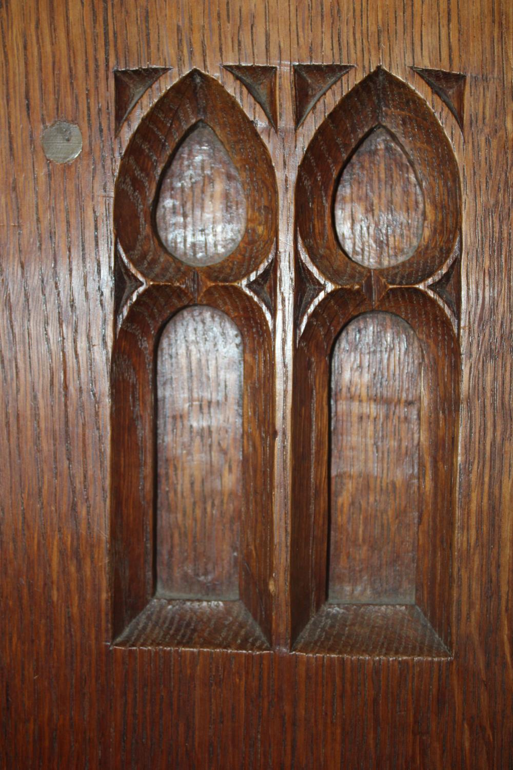 A vintage Robert 'Mouseman; Thompson of Kilburn hand carved church pew/bench with carved mouse to - Image 3 of 8