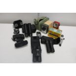 A job lot of assorted cameras & view finders etc