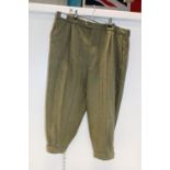 A pair of Hucklecote short pants Sized 40