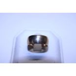 A 9ct gold band ring size O 5.36 Grams